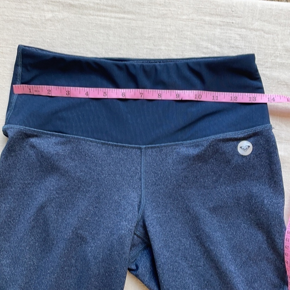 ROXY brand heathered navy cropped yoga/athletic leggings with mesh cutou… - Picture 10 of 12